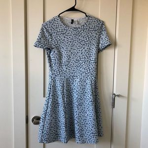H&M blue floral skater dress scoopneck
